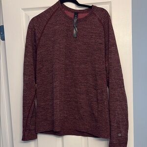 Lululemon long sleeve crew like new size large. Nylon, wool polyester blend.